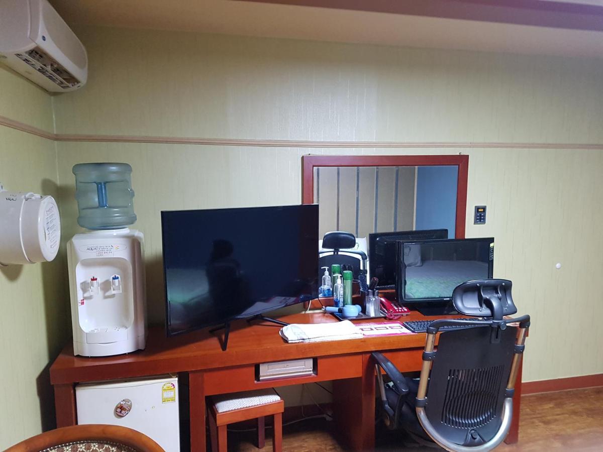 Plus Motel Gwangju Metropolitan City Esterno foto